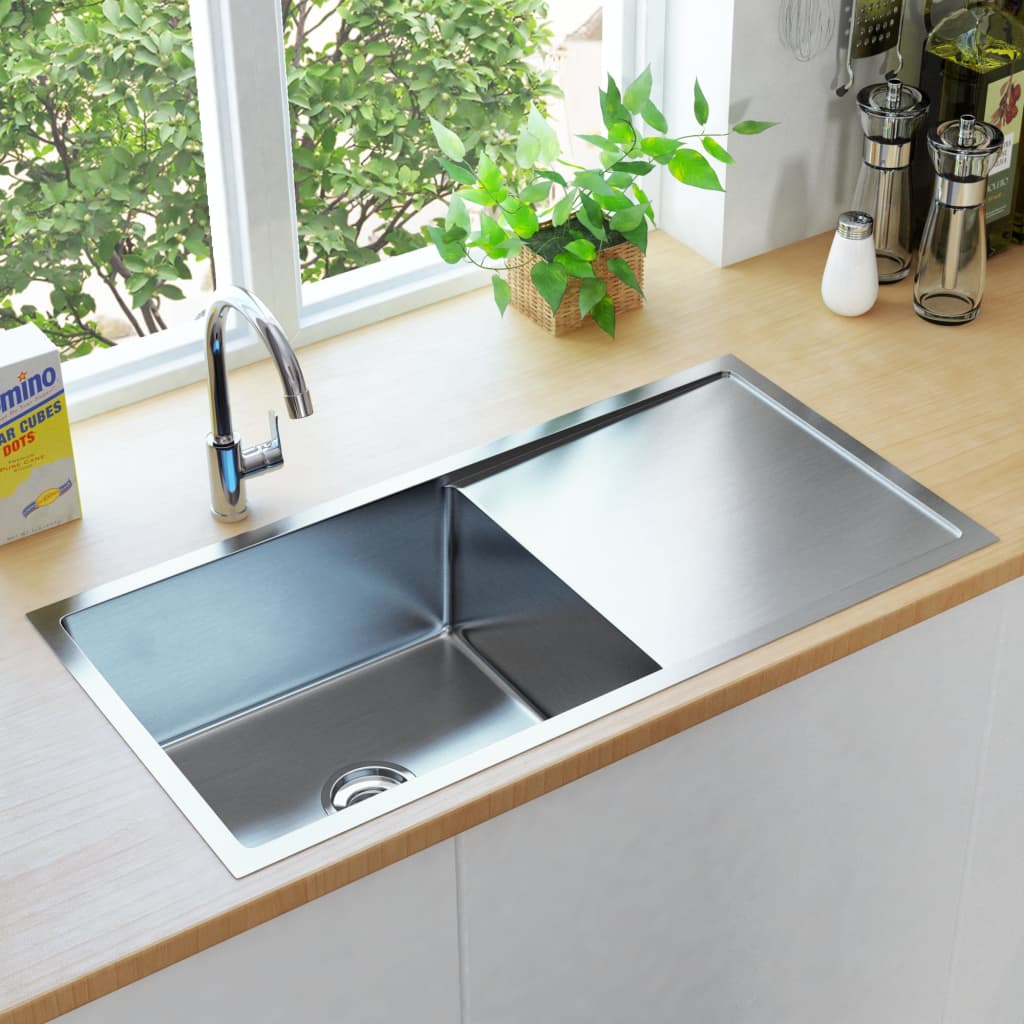Handmade Kitchen Sink With Strainer Stainless Steel 145080